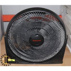 3 SPEED TILTING HONEYWELL FAN - WORKS.