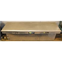 LUND FULL SIZE PICKUP TOOL BOX WITH KEY.