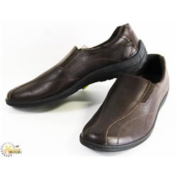 PAIR OF TENDER TOOTSIES SHOES LADIES SIZE 10