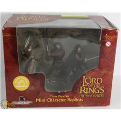 LORD OF THE RINGS 2 PIECE ACTION FIGURE SET