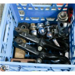 CRATE W/ LARIN 2T BOTTLE JACK AND HITCH/TOW HOOK U