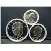 Image 2 : 1976 United States 3 Coin 40% Silver Proof Set in Original Packaging