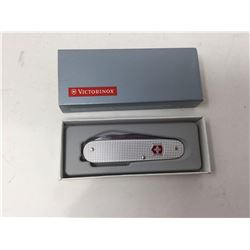 NEW VictorinoxPocket Knife
