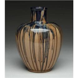 ART POTTERY VASE