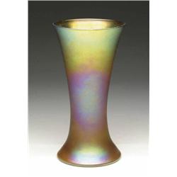 QUEZAL IRIDESCENT VASE