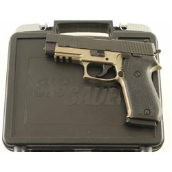 Sig Sauer P220 .45 ACP SN: 37B031639