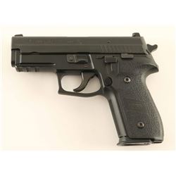 Sig Sauer P229 .40 S&W SN: AM86779