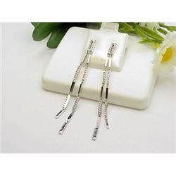 14kt white gold diamond dangle earrings