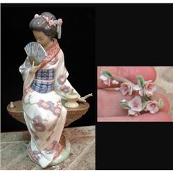 Lladro 5327 Nippon lady Open edition