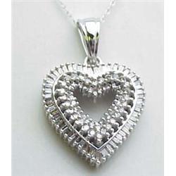 Diamond heart pendant 1.00Ctw 14kt whit