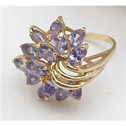 Ring tanzanite cluster 14kt yellow gold