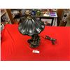 Image 1 : Nice Looking Lamp with Frog on the Base. 17" J x 11" w Nice Heavy Little Lamp