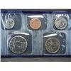 Image 2 : 2000 Philadelphia United States Mint Set With Original Gov't Packaging & COA.