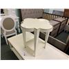 Image 2 : WHITE COSMOPOLITAN COCKTAIL TABLE & END TABLE