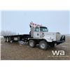 Image 2 : 1999 WESTERN STAR 4964SX T/A T/A BED TRUCK