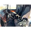 Image 8 : 2005 PETERBILT 379 T/A SLEEPER TRUCK TRACTOR