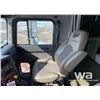 Image 8 : 2000 IHC 9900 EAGLE T/A SLEEPER TRUCK TRACTOR