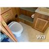 Image 8 : 1992 KUSTOM COACH WESTWIND TRAVEL TRAILER