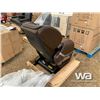 Image 3 : FULL BODY SHIATSU MASSAGE CHAIR