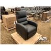 Image 2 : EASY LIFT HEAT & RECLINING MASSAGE CHAIR