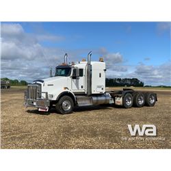 2009 KENWORTH T800 TRI-DRIVE SLEEPER TRUCK