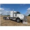 Image 2 : 2009 KENWORTH T800 TRI-DRIVE SLEEPER TRUCK