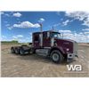 Image 2 : 2005 KENWORTH T800B TRIDRIVE SLEEPER TRUCK TRACTOR