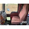Image 8 : 2005 KENWORTH T800B TRIDRIVE SLEEPER TRUCK TRACTOR