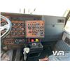 Image 10 : 2001 KENWORTH T800 T/A SLEEPER TRUCK TRACTOR