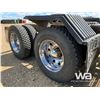 Image 27 : 2001 KENWORTH T800 T/A SLEEPER TRUCK TRACTOR