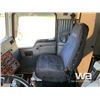 Image 9 : 2001 KENWORTH T800 T/A SLEEPER TRUCK TRACTOR