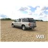 Image 4 : 2004 CHEVROLET SUBURBAN SUV