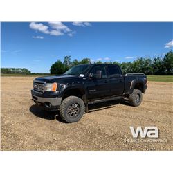 2013 GMC 3500HD CREW CAB PICKUP