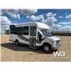 Image 2 : 2001 FORD 21 PASSENGER BUS
