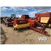 Image 17 : 2008 NEW HOLLAND 575 SQ. BALER & ACCUMULATOR