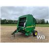 Image 1 : 2001 JOHN DEERE 567 ROUND BALER