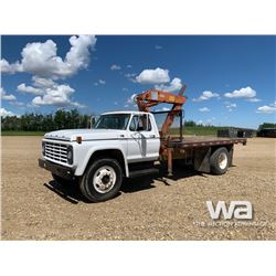 FORD F700 S/A PICKER TRUCK