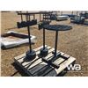 Image 3 : (3) SHOP STANDS