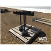 Image 4 : (3) SHOP STANDS