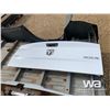 Image 5 : 2012 DODGE 3500 8 FT. TRUCK BOX