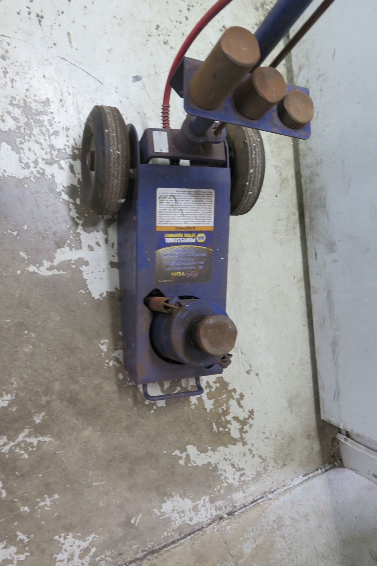 Napa Professional Lifting Equipment 22 Ton Floor Jack W Air Hose