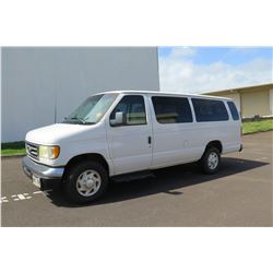 2002 White Ford Econoline E-350 XL  Duty Van w/ 3 Rows Seats 261,252 Miles