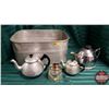 Image 1 : Basin w/Movable Bottom & 3 Teapots & 1 Insulator