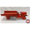 Image 1 : Tin Toy Dump Truck (27"L)