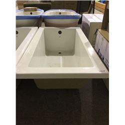 Maax Bathtub