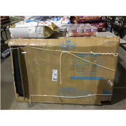 Regalo Easy-Step Safety Gate (29-38.5")