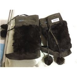 Ladies Brown fur lined mukluks Size 39
