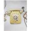Image 2 : 2 vintage rotary phones