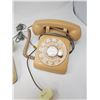 Image 3 : 2 vintage rotary phones