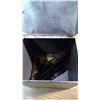 Image 2 : BOX OF KNIVES